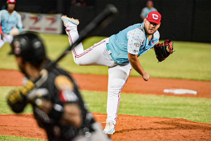 Cardenales apalea a Leones con blanqueo 13-0 en Barquisimeto 2 Colina Robert 02