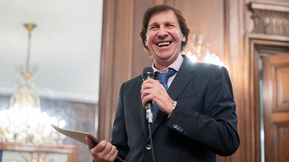 El “Bambino” Pons, de Boedo a toda Latinoamérica: “Mis dos grandes pasiones son la música y el fútbol” 2 4DVVU5KUZJFRBBZIDFNE3TEMNE