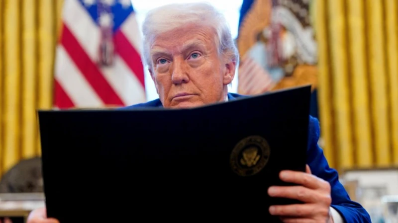 Trump da un paso atrás frente al precipicio de una guerra comercial total