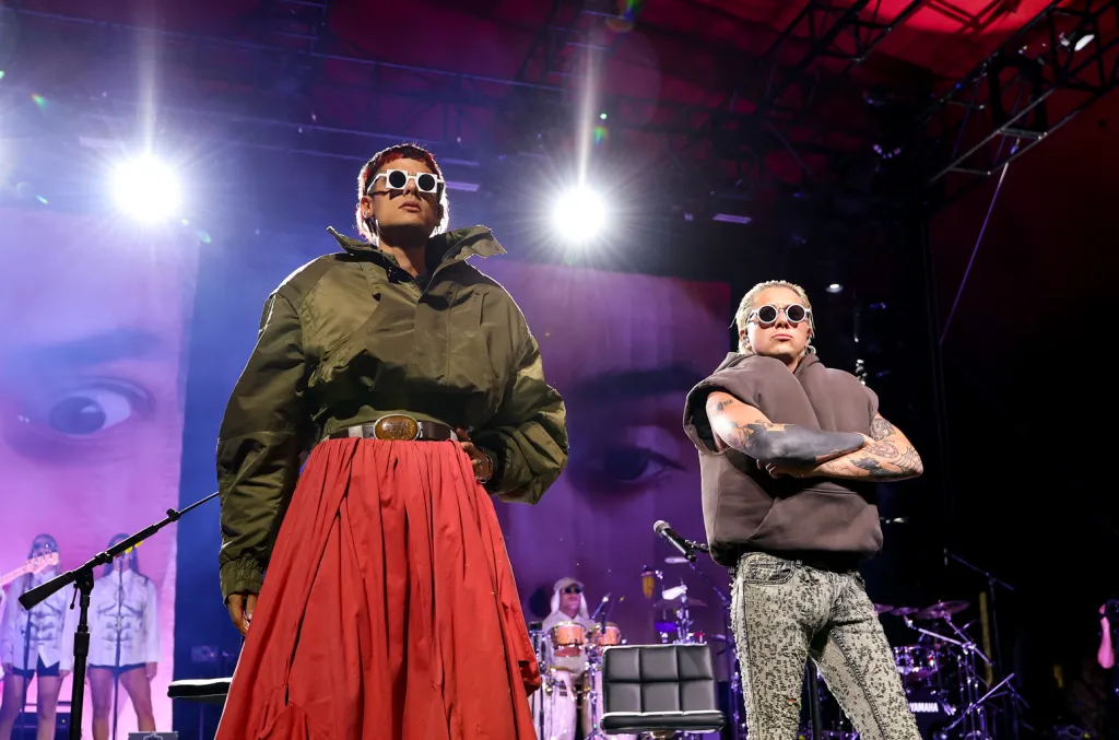 COACHELLA 2025: LATINOAMÉRICA BRILLÓ CON DUDAMEL, RAWAYANA, IVÁN CORNEJO Y MÁS EN UN FIN DE SEMANA INOLVIDABLE 3 Ca7riel and Paco Amoroso 2025 coachella billboard 1548 1