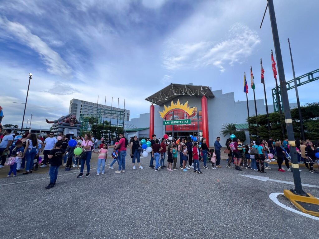 Ciudad Comercial Las Trinitarias celebró a lo grande el Día del Niño con un evento histórico en Barquisimeto 4 WhatsApp Image 2025 07 21 at 3.24.12 PM 3