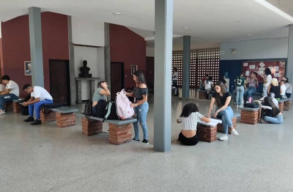 Colegio Universitario Fermín Toro celebra 50 años de excelencia académica formando profesionales en Lara 2 WhatsApp Image 2025 08 14 at 11.10.10 AM 4