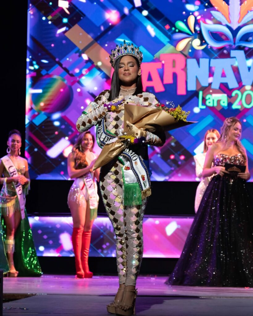 Iribarren se lleva la corona: Aura Croce es coronada Reina de los Carnavales Lara 2026 en el Teatro Juares 9 Anoche la ciudad de los crepusculos brillo mas que nunca en la Eleccion de la Reina del Carnaval 2