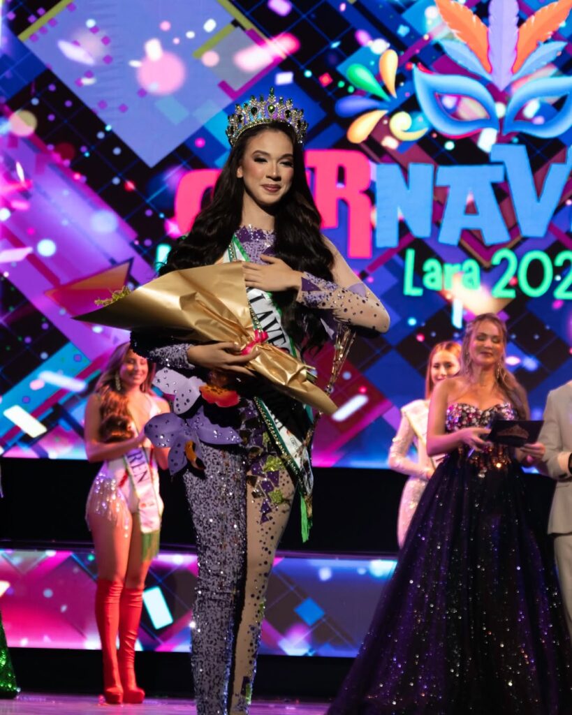 Iribarren se lleva la corona: Aura Croce es coronada Reina de los Carnavales Lara 2026 en el Teatro Juares 8 Anoche la ciudad de los crepusculos brillo mas que nunca en la Eleccion de la Reina del Carnaval 3