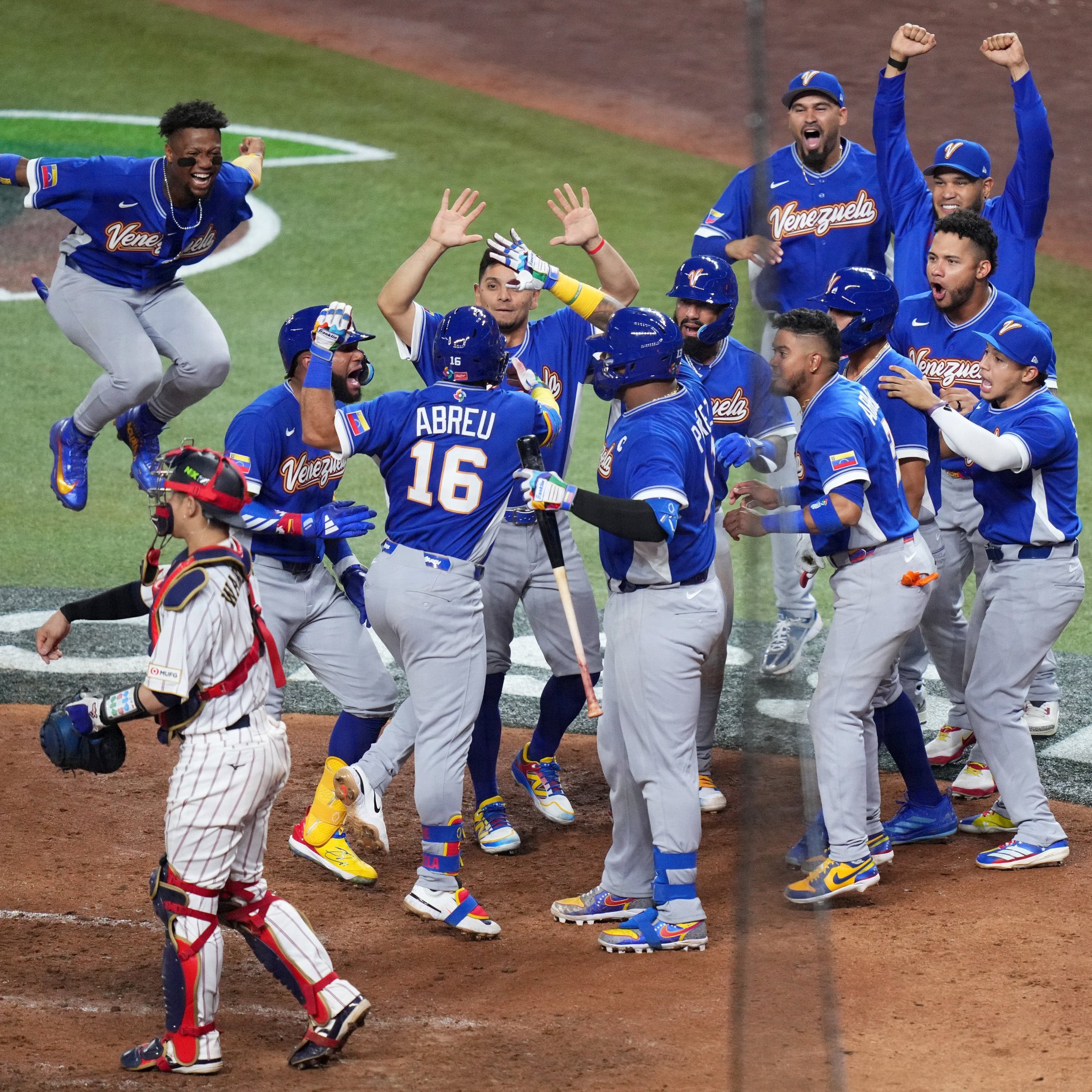 ¡Hazaña en Miami! Venezuela tumba al gigante Japón y vuela a semifinales del Clásico Mundial
